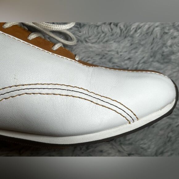 Timberland Wheat and White Sneakers Casual Size 7 1/2
Vintage - Picture 12 of 13